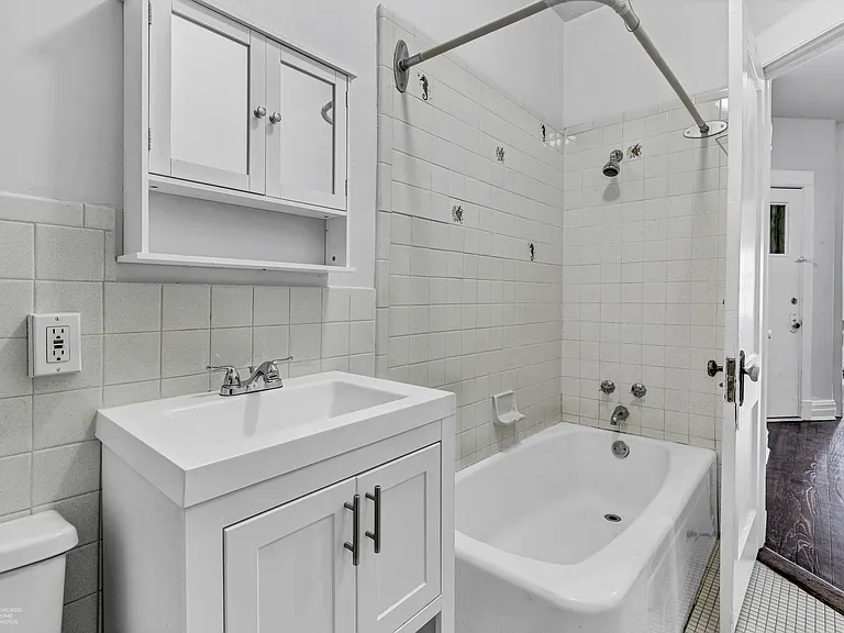 1942 W Farwell Ave #1W — Photo 13