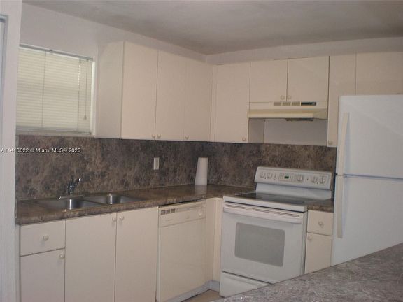 5th image of 4205 N University Dr APT 308