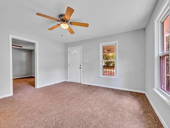 4th image of 2112 Cumberland Dr SE