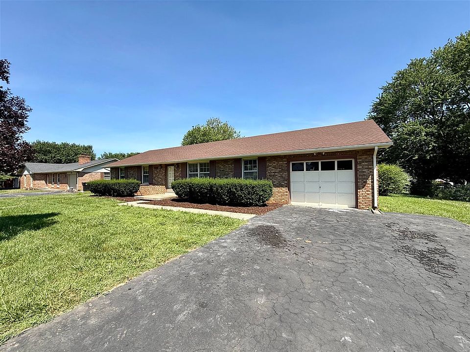 1st image of 1611 Planters Way
