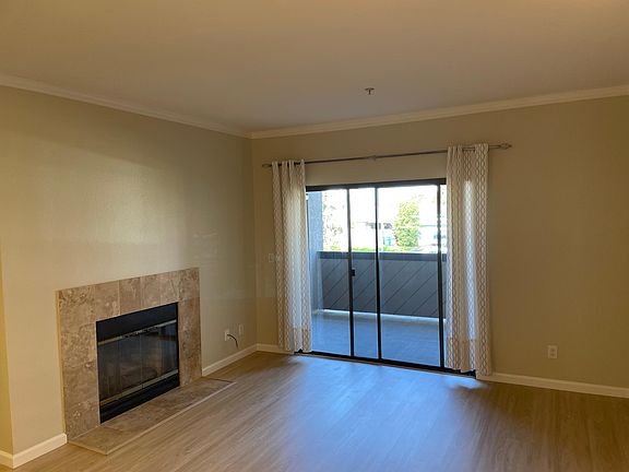 Leaving Room and Balcony