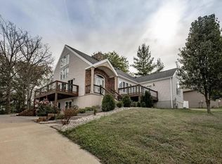 464 Legacy Ln, Villa Ridge, MO 63089