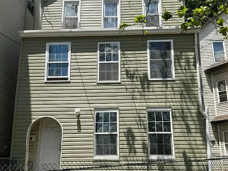 7 Circle Ave — Photo 7