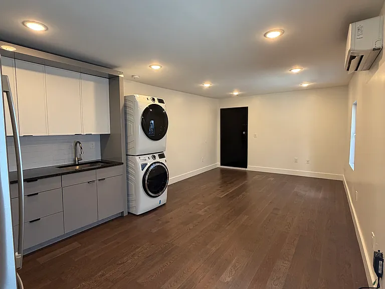 195 Bay St #2A — Photo 2