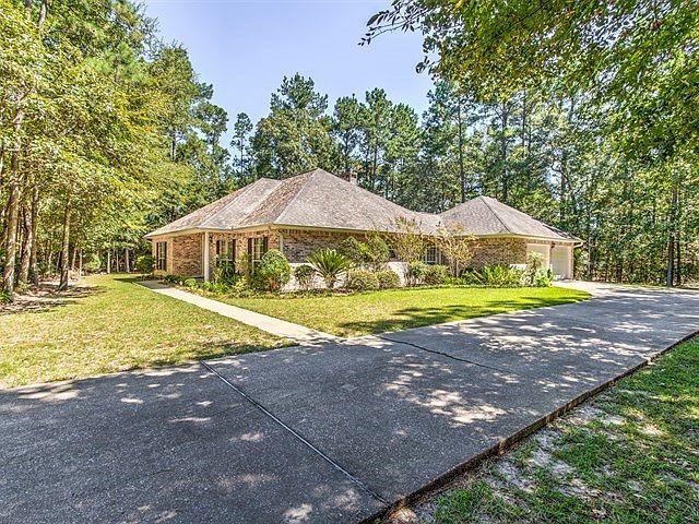 1st image of 202 Oak Crest Dr