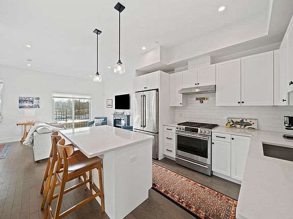 3rd image of 17-31 Charles Park Rd #196