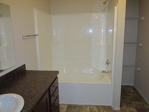 5th image of 2129 Quarry Dr