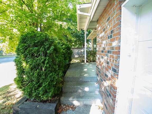 2nd image of 3427-3455 NE 8th St #Chasd01-34