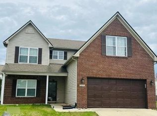 1230 Winter Hawk Ct, Greenwood, IN 46143