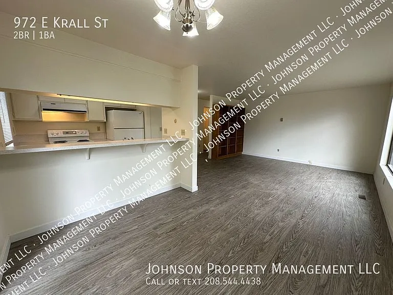 972 E Krall St — Photo 5