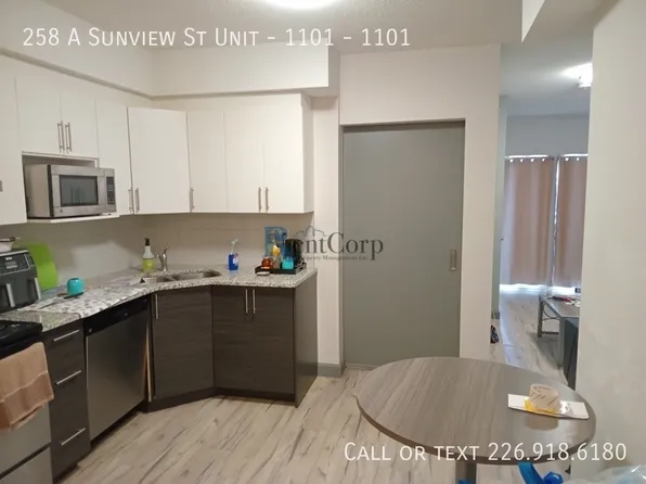 258 Sunview St, Waterloo, ON