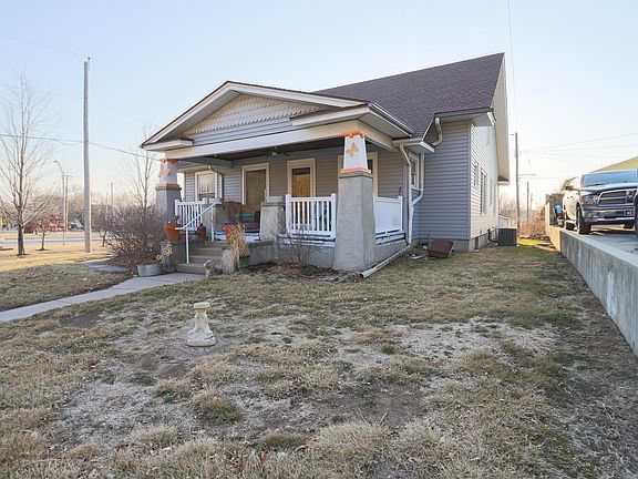3rd image of 712 Military Ave