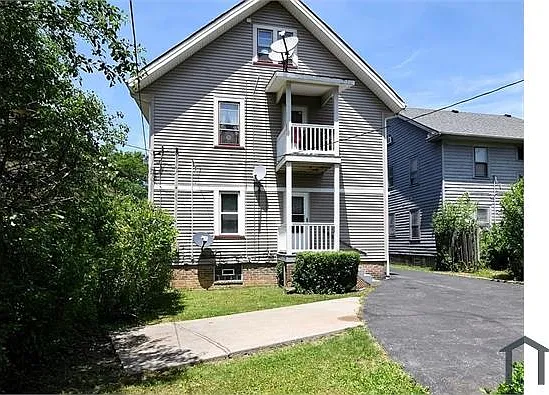 2 bed, $1,600 — Photo 1
