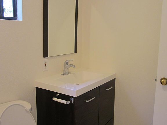 4th image of 222 W Micheltorena St APT 4