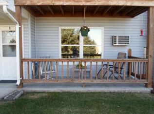 211 Countryside Ct, Waupaca, WI 54981