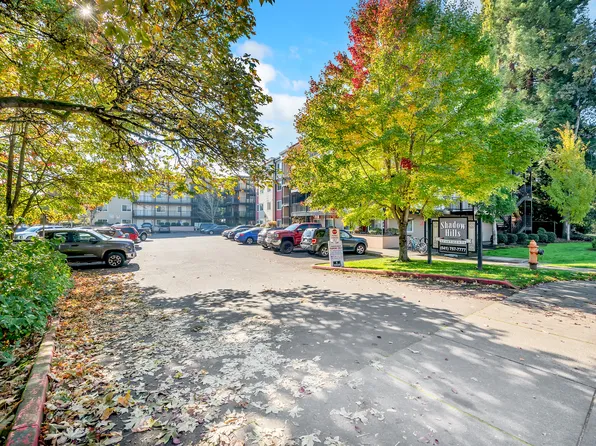 Shadow Hills Apartments, 2740 SW Western Blvd #C2004b5f5, Corvallis, OR 97333