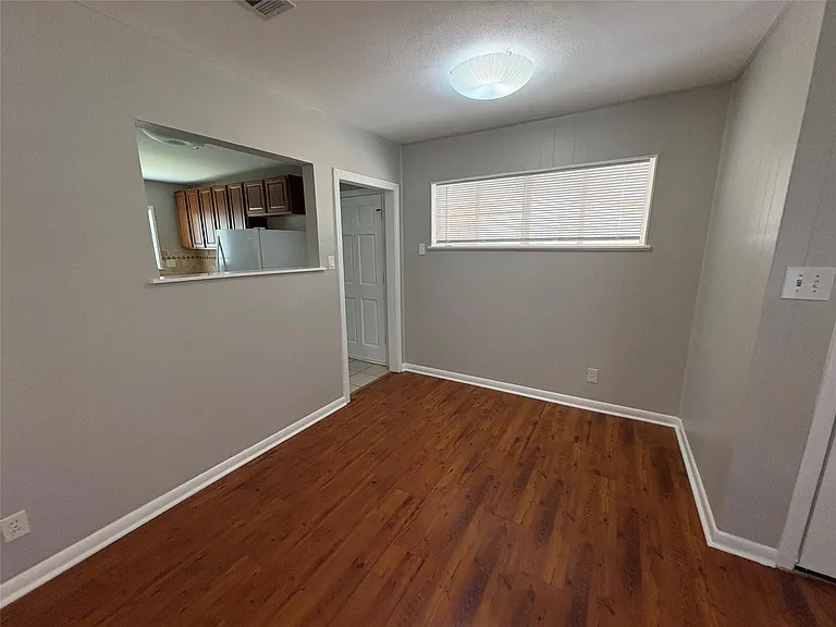 1307 Corona Dr — Photo 7