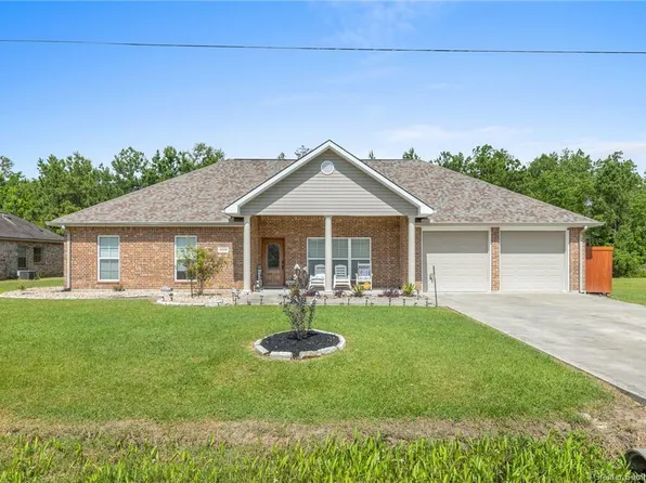 1019 Magdalena St, Sulphur, LA 70663