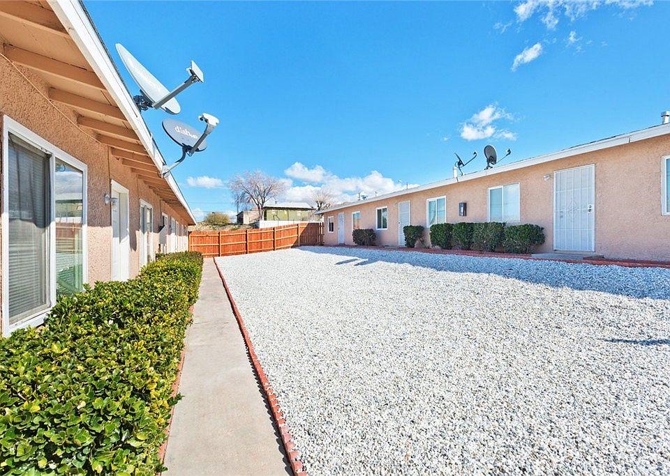 1st image of 15564 Hesperia Rd