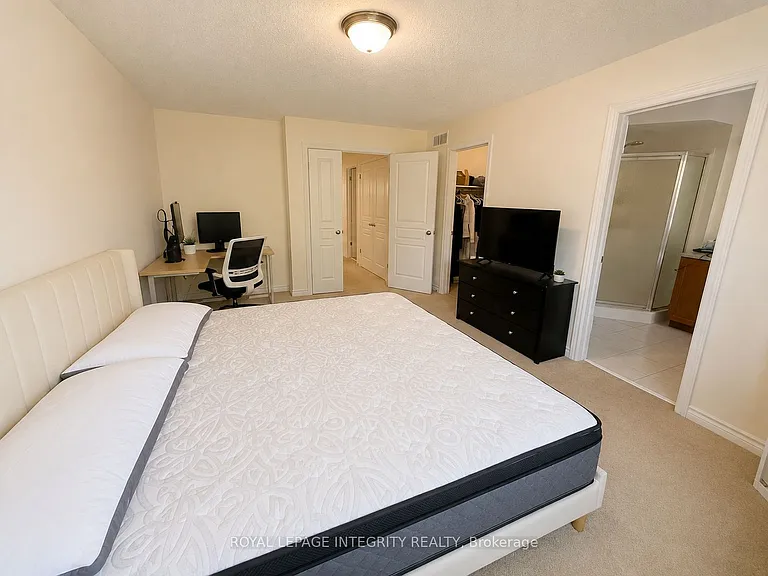 106 Hornchurch Ln — Photo 11