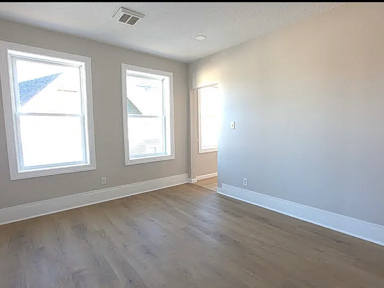 31 Florence St #3 — Photo 7
