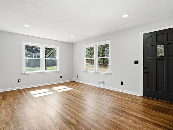 5th image of 286 New Hope Rd