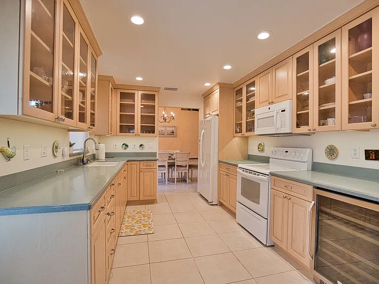 1191 Harbor Town Way — Photo 12