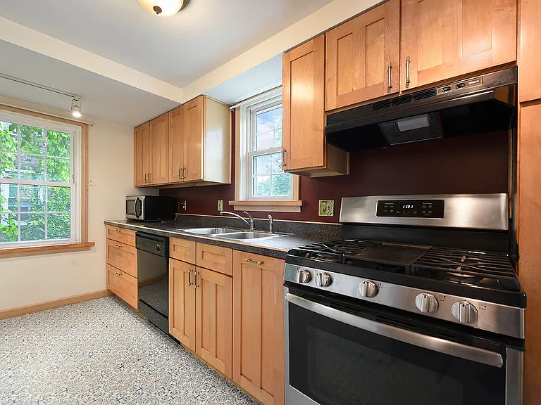 Gas stove, refrigerator, dishwasher, microwave provided