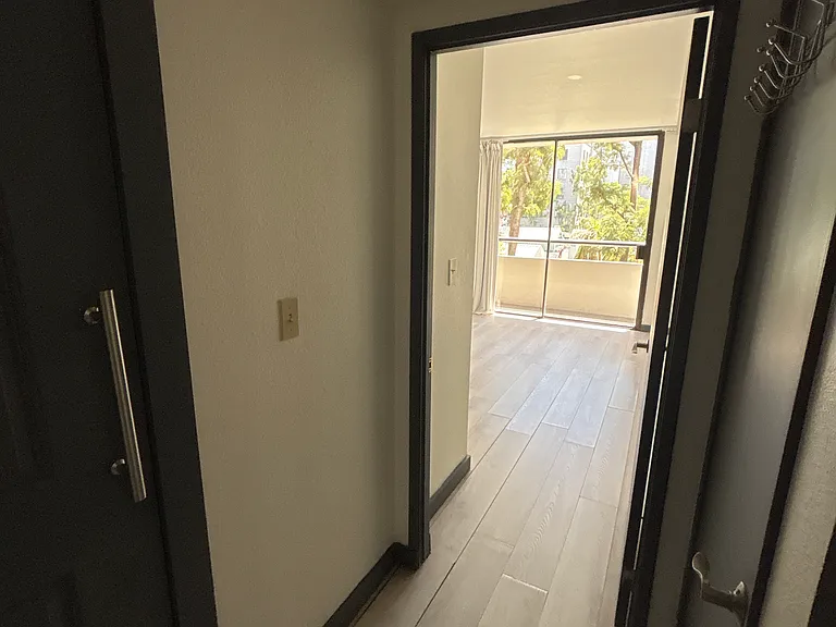 600 W 9th St #612 — Photo 17