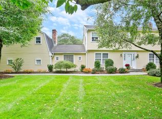 236 Putting Green Rd, Trumbull, CT 06611