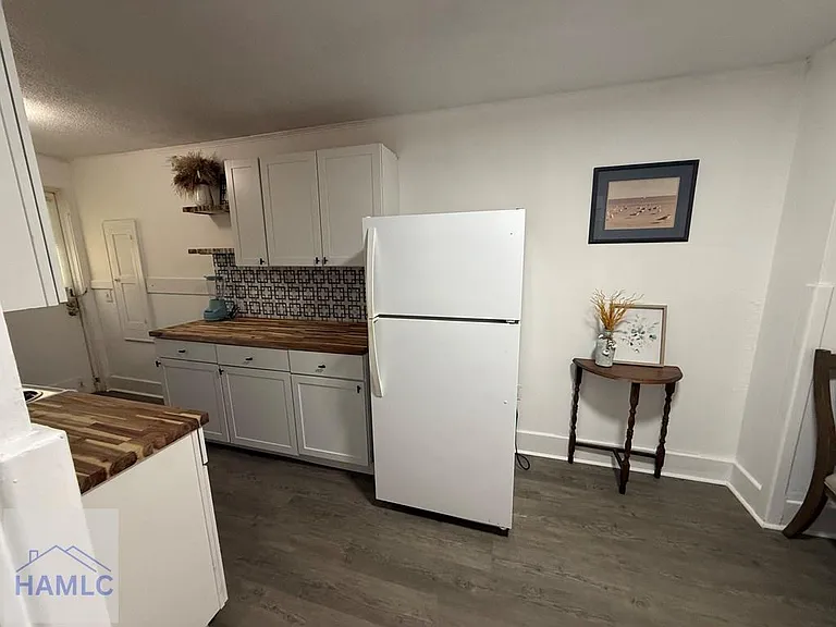 556 E Cherry St #3 — Photo 5