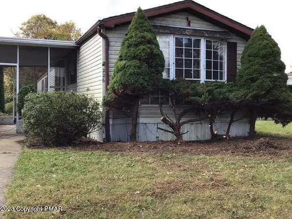 226 Molly Pitcher Ln, Mount Bethel, PA 18343