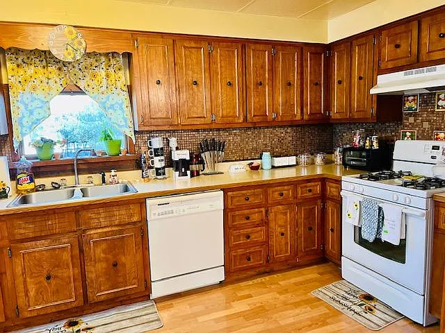 1539 Crawford Ave — Photo 4