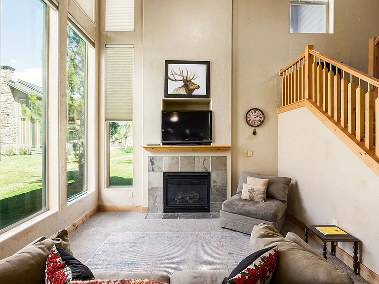 6144 N Fox Point Cir #C2 — Photo 3