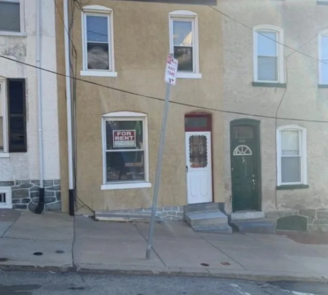 203 Levering St — Photo 5