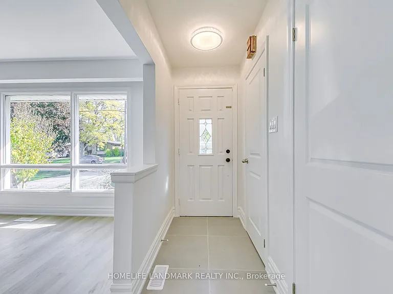 146 Manning Ave — Photo 5