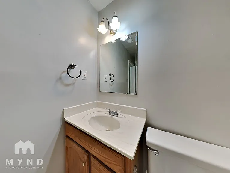 668 Scott Cir — Photo 16