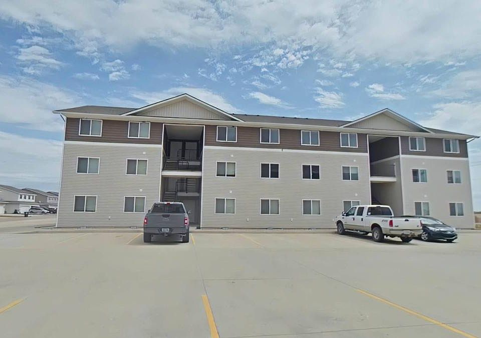 1st image of 213 7th St SW #105