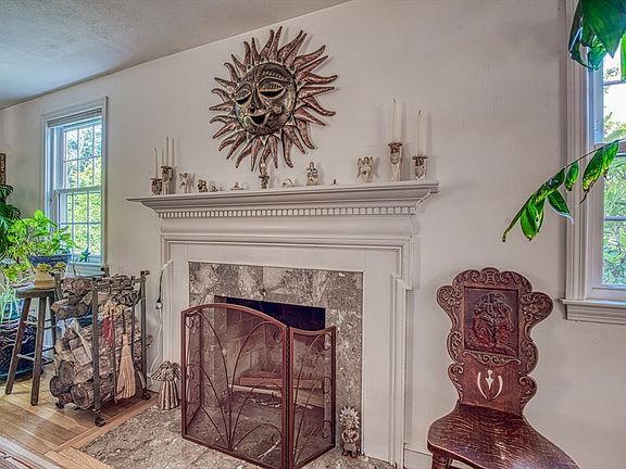 4th image of 21 Tosca Dr