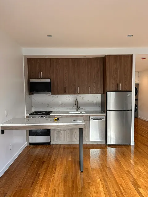 2 bed, 850 sqft, $2,950 — Photo 2