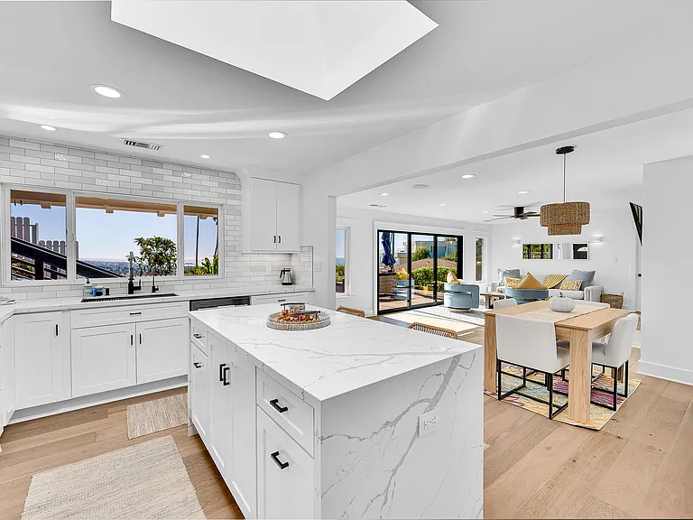 1948 Sunset Dr — Photo 9