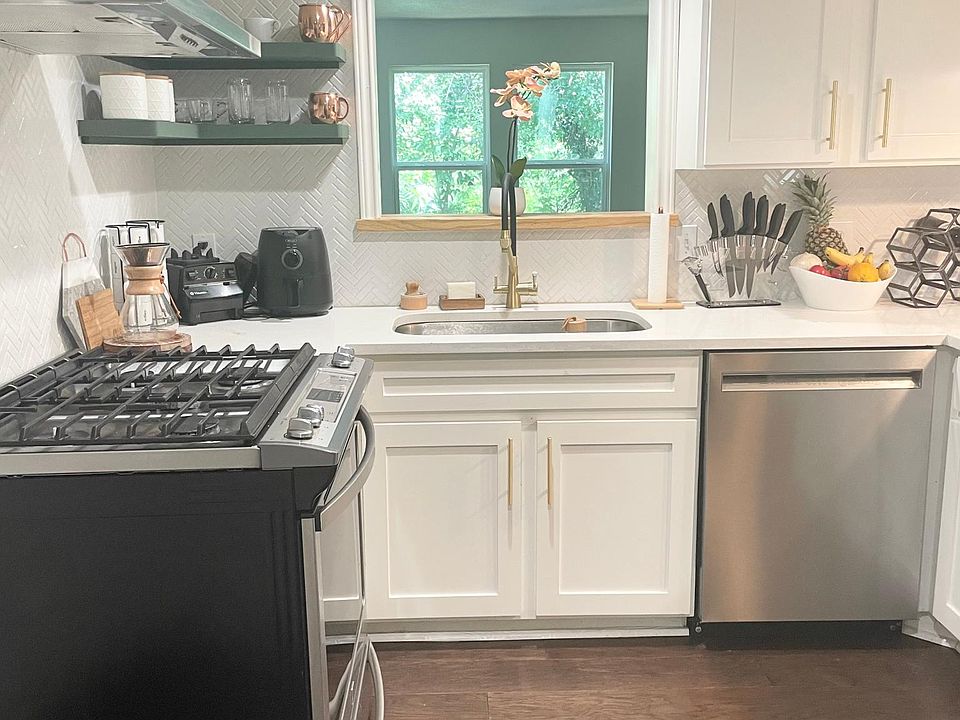 1st image of 2409 Whitewood Dr