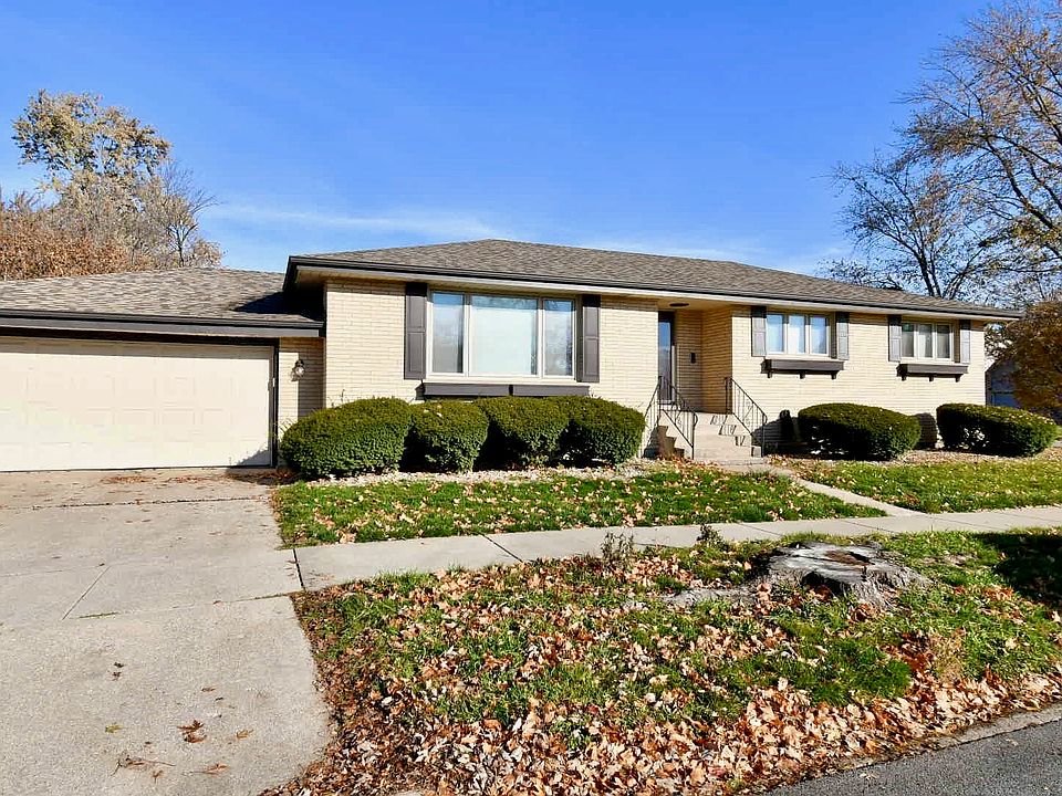 1st image of 1038 E 167th Pl