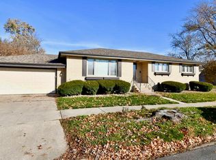 1038 E 167th Pl, South Holland, IL 60473