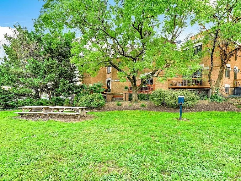 1257 Riverside Ave #D — Photo 30