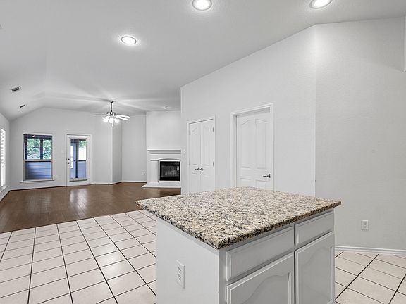 5th image of 5021 Meyers Ln