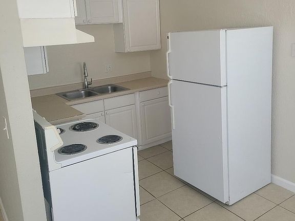 4th image of 2131 Sacramento St