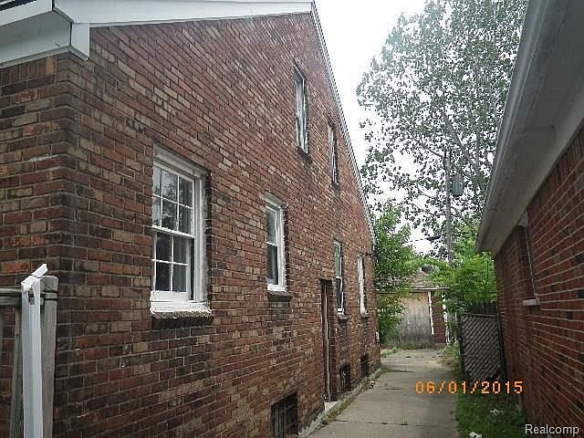 2nd image of 19144 Packard St