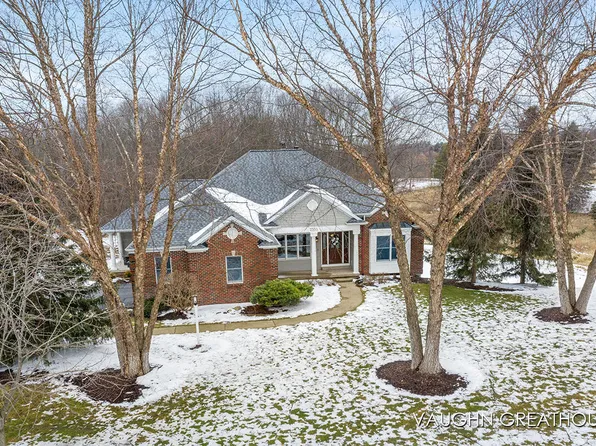 7555 Cloudberry Ln NE, Belmont, MI 49306