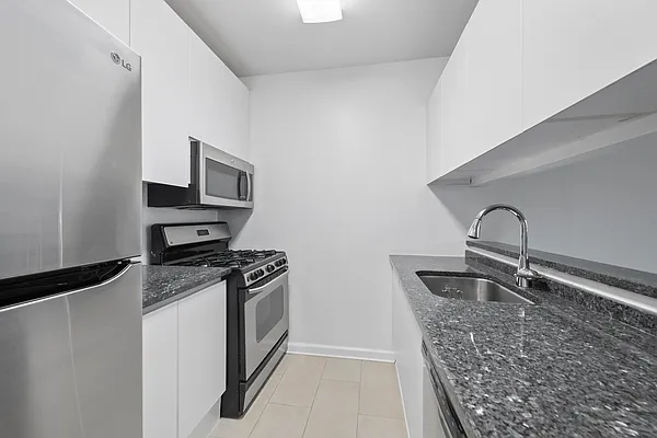 Sold by Douglas Elliman | media 22